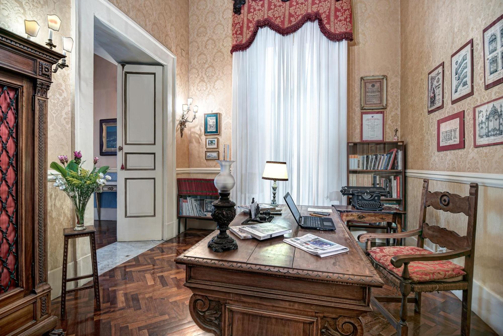 Arthouse Lady Marys Tribunali Luxury Suite Naples Exterior photo