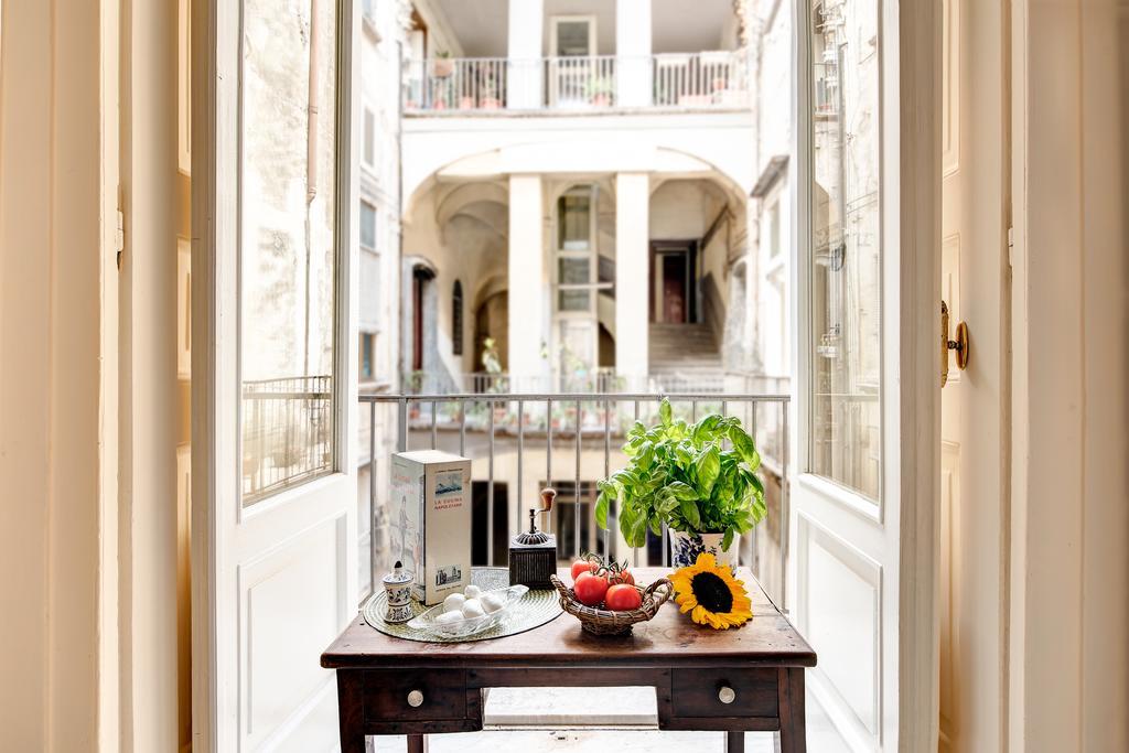 Arthouse Lady Marys Tribunali Luxury Suite Naples Exterior photo
