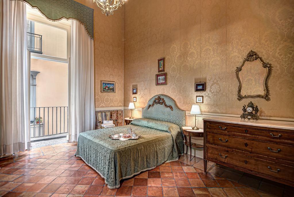 Arthouse Lady Marys Tribunali Luxury Suite Naples Exterior photo
